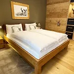 Apartamento Re31 - Jaegerstil, 70m2, Zentral, 1 Parkplatz São Moritz